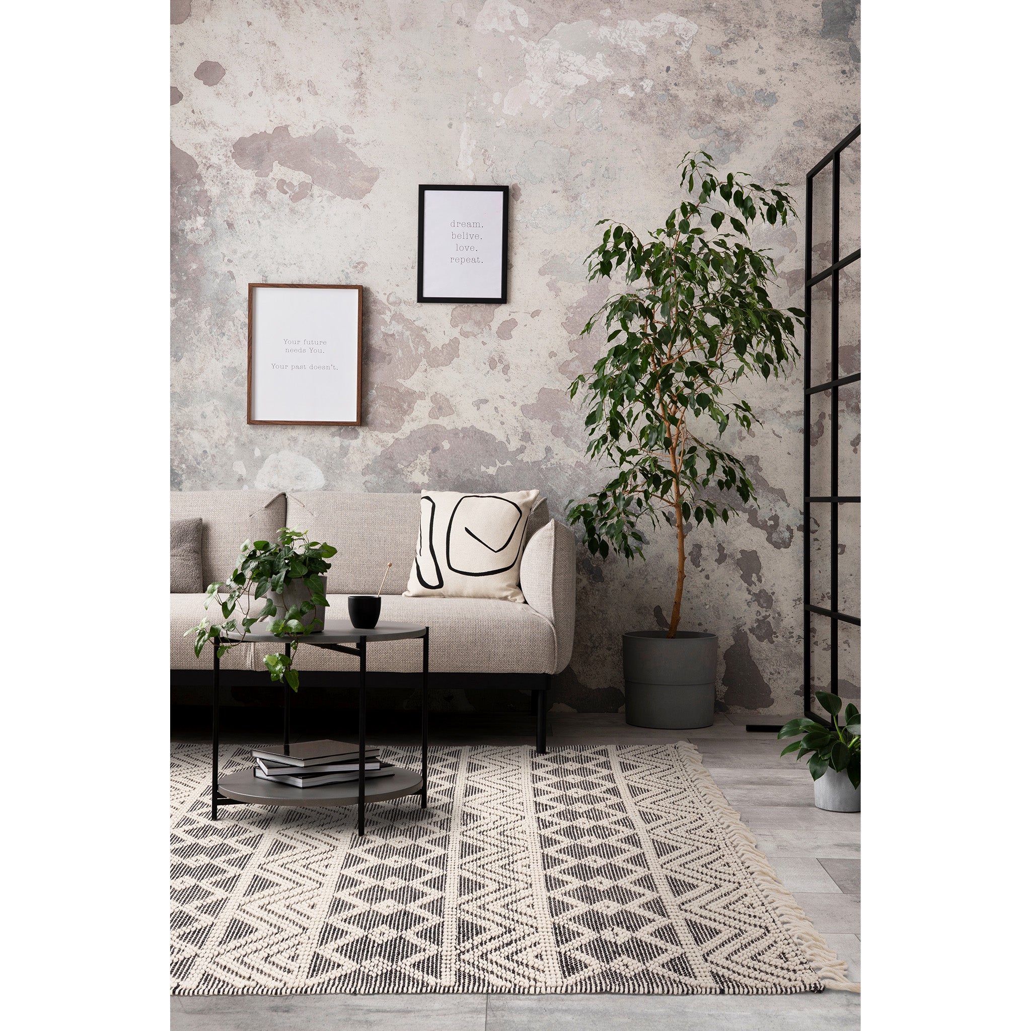 Bobble and Fringe Boho Rug in Black